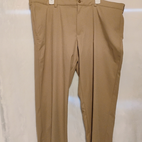 Ben Hogan Performance Mens 42x30 Tan Stretch Moisture Wicking NWT Golf Pants D - Picture 2 of 4